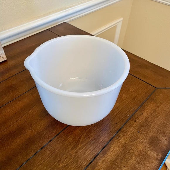 Vintage Sunbeam Milk Glass Glasbake Mixing Bowl 2 Qt 20CJ - Picture 2 of 7